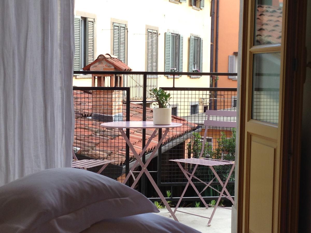 Petronilla - Hotel In Bergamo Bagian luar foto