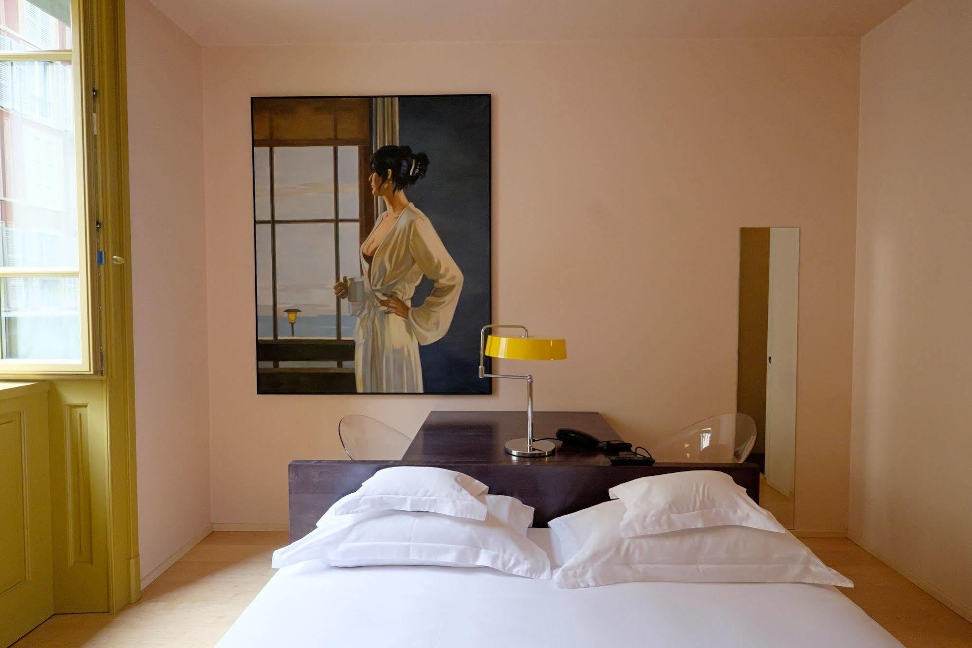 Petronilla - Hotel In Bergamo Bagian luar foto