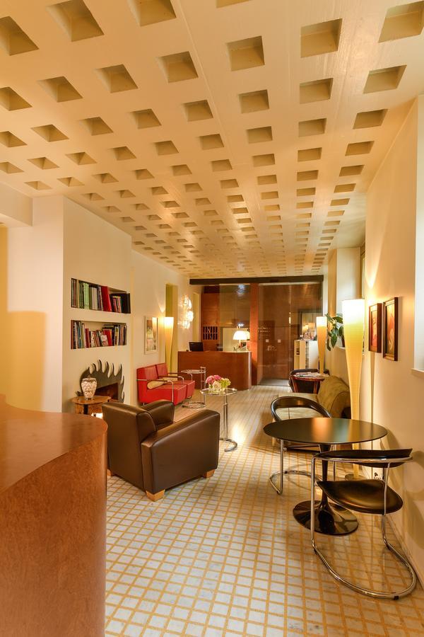 Petronilla - Hotel In Bergamo Bagian luar foto