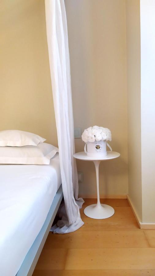 Petronilla - Hotel In Bergamo Bagian luar foto